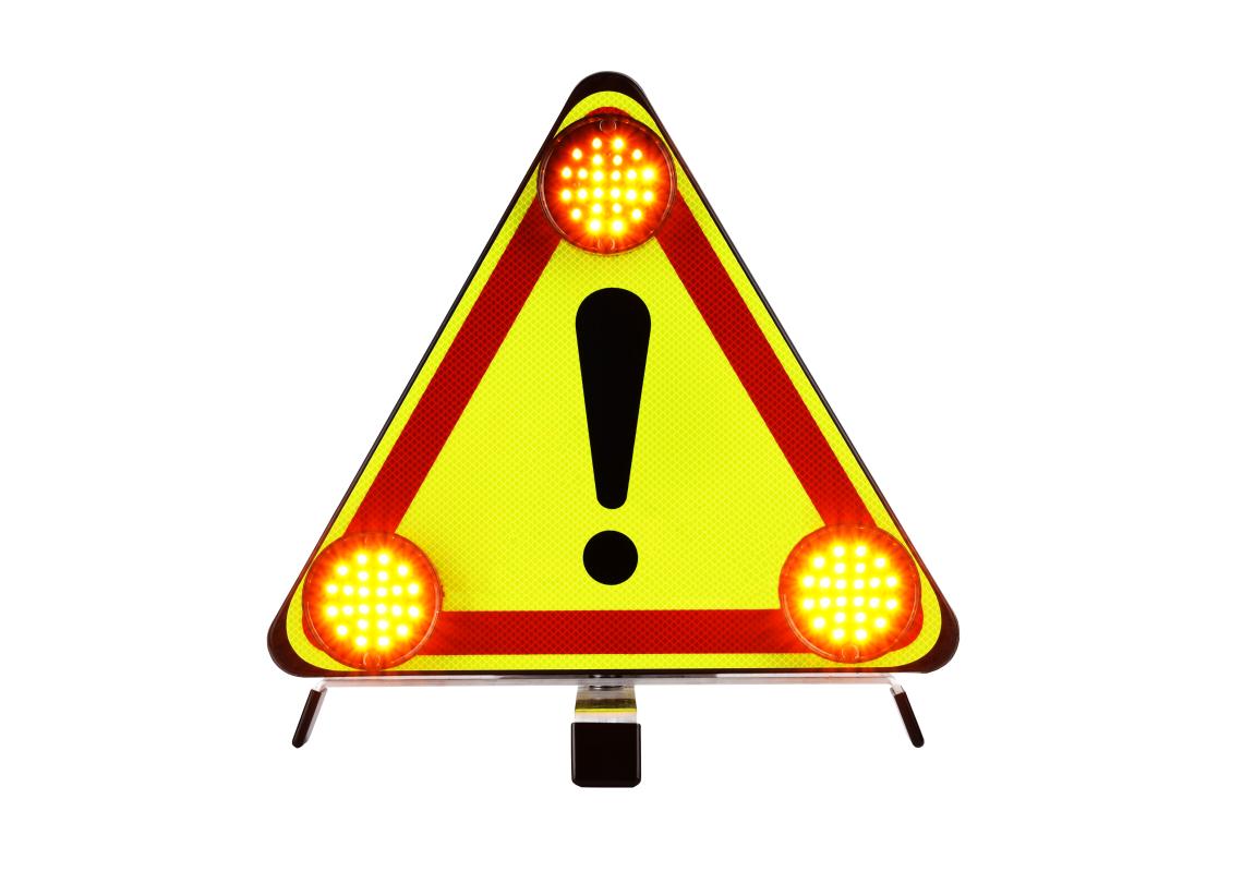 AK14 floor-mounted triangle with cross-beam feet